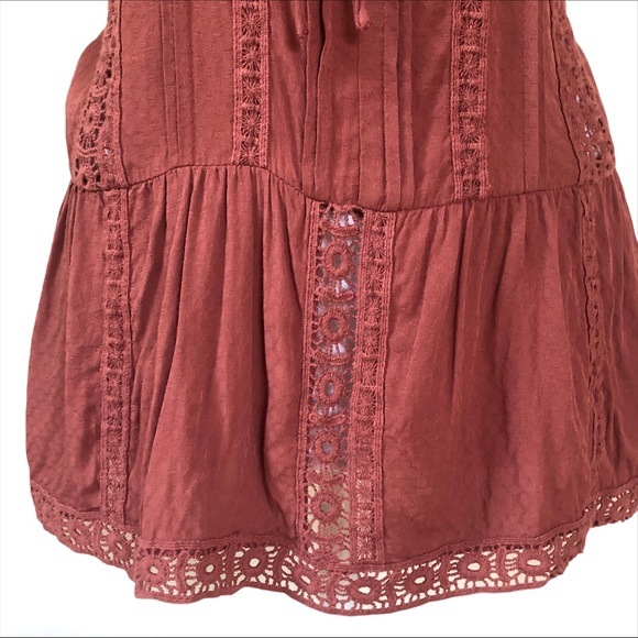 RO+DE Sleeveless Crochet Trim Sleeveless Boho Top - Picture 7 of 9